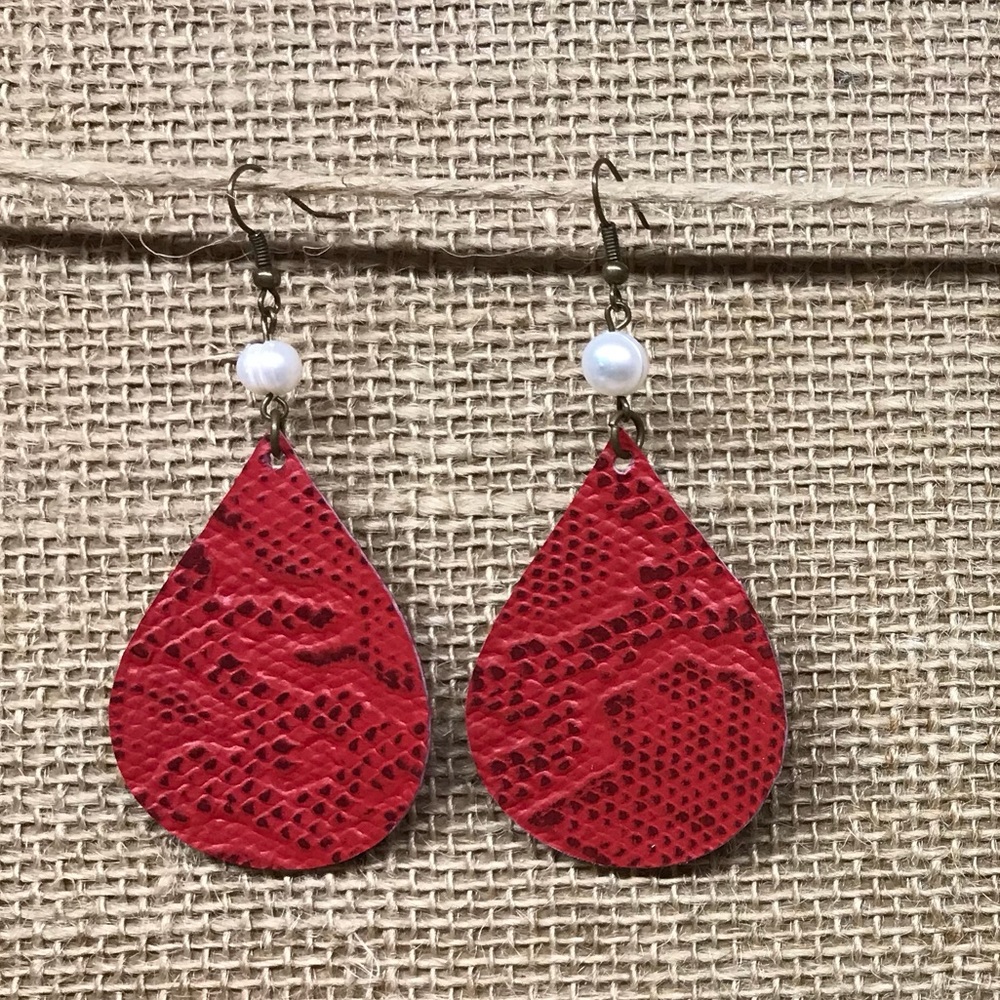 Medium genuine leather earrings